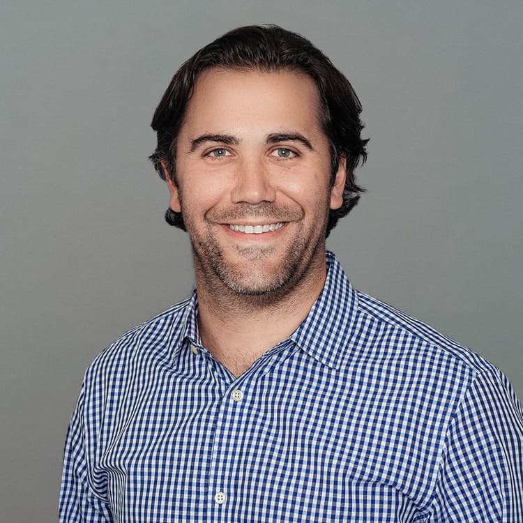 Headshot of Evan Gordon
